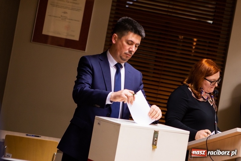 Zdjęcie w galerii na portalu naszraciborz.pl: Adam Wajda przewodniczącym Rady Powiatu Raciborskiego. Wybrano również wiceprzewodniczących wiadomości z regionu