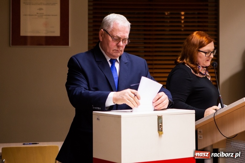 Zdjęcie w galerii na portalu naszraciborz.pl: Adam Wajda przewodniczącym Rady Powiatu Raciborskiego. Wybrano również wiceprzewodniczących wiadomości z regionu