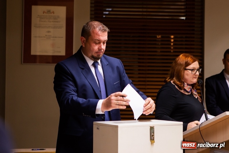 Zdjęcie w galerii na portalu naszraciborz.pl: Adam Wajda przewodniczącym Rady Powiatu Raciborskiego. Wybrano również wiceprzewodniczących wiadomości z regionu