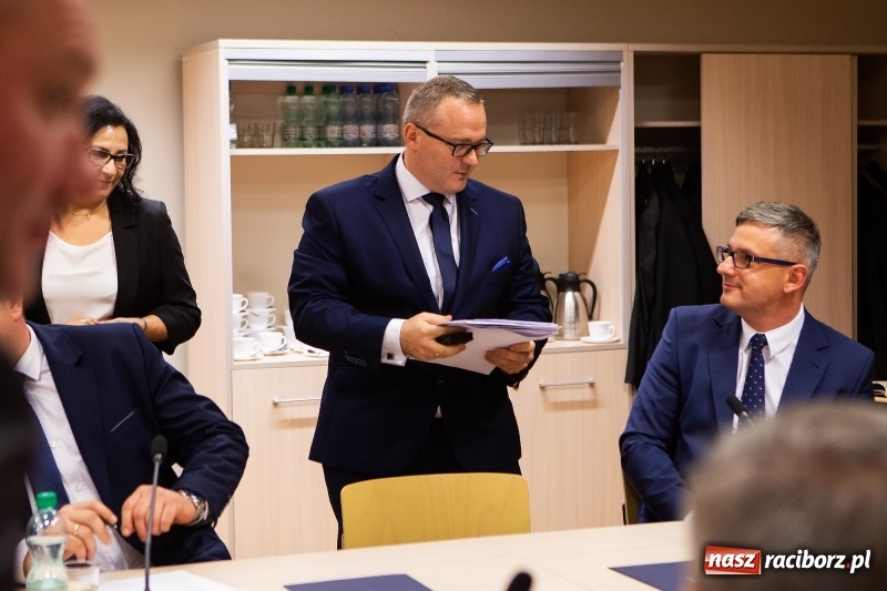 Zdjęcie w galerii na portalu naszraciborz.pl: Adam Wajda przewodniczącym Rady Powiatu Raciborskiego. Wybrano również wiceprzewodniczących wiadomości z regionu