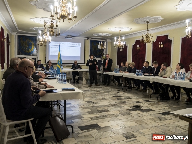 Zdjęcie w galerii na portalu naszraciborz.pl: Radosław Kasprzyk nowym przewodniczącym Rady Miejskiej w Kuźni Raciborskiej  wiadomości z regionu