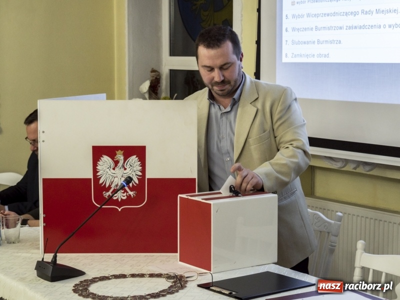 Zdjęcie w galerii na portalu naszraciborz.pl: Radosław Kasprzyk nowym przewodniczącym Rady Miejskiej w Kuźni Raciborskiej  wiadomości z regionu