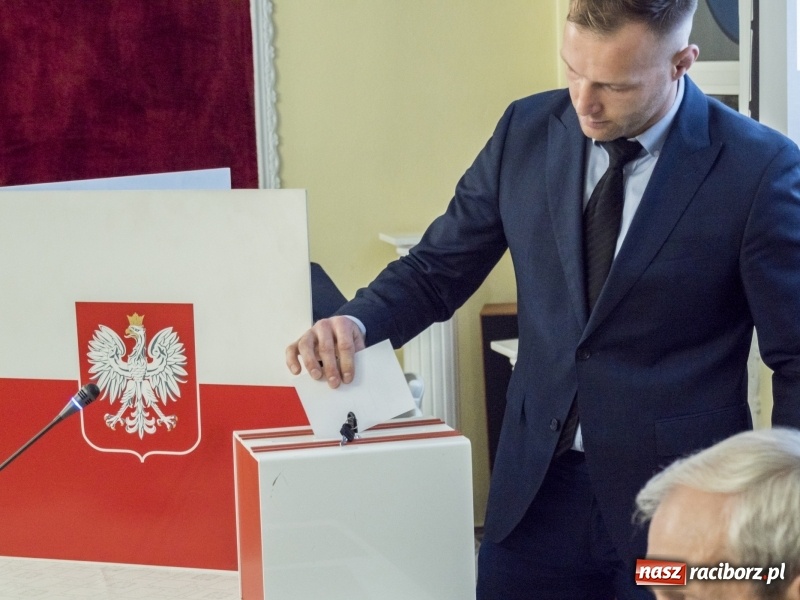 Zdjęcie w galerii na portalu naszraciborz.pl: Radosław Kasprzyk nowym przewodniczącym Rady Miejskiej w Kuźni Raciborskiej  wiadomości z regionu