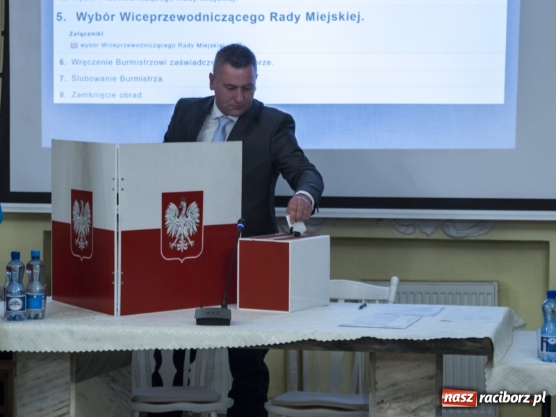 Zdjęcie w galerii na portalu naszraciborz.pl: Radosław Kasprzyk nowym przewodniczącym Rady Miejskiej w Kuźni Raciborskiej  wiadomości z regionu