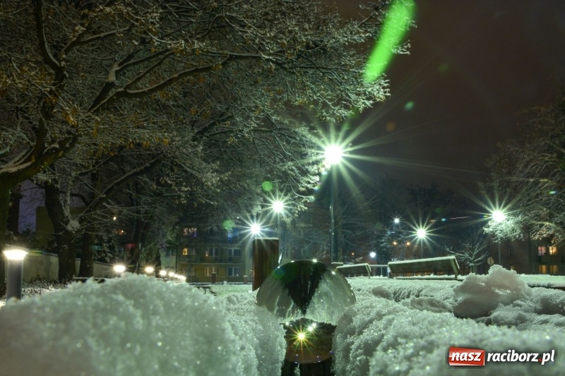Zdjęcie w galerii na portalu naszraciborz.pl: We wtorek w Raciborzu sypnęło śniegiem. Oby na Boże Narodzenie było biało i mroźno wiadomości z regionu