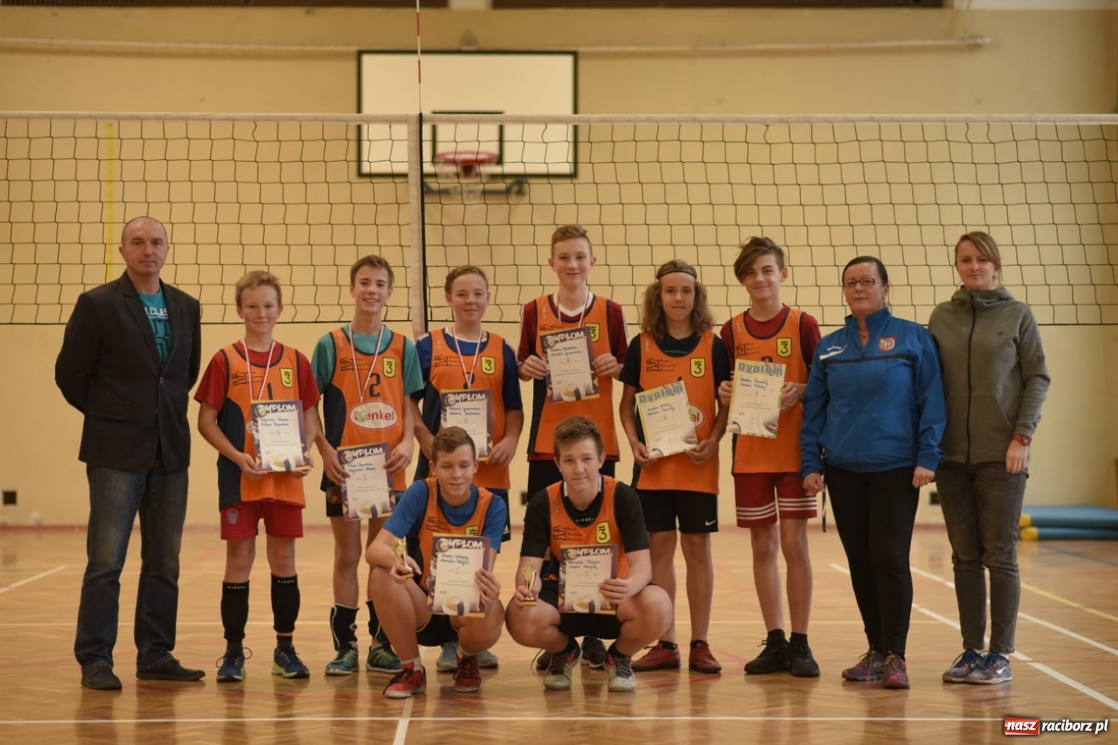Zdjęcie w galerii na portalu naszraciborz.pl: Mistrzostwa Raciborza w dwójkach siatkarskich chłopców w SP18 wiadomości z regionu