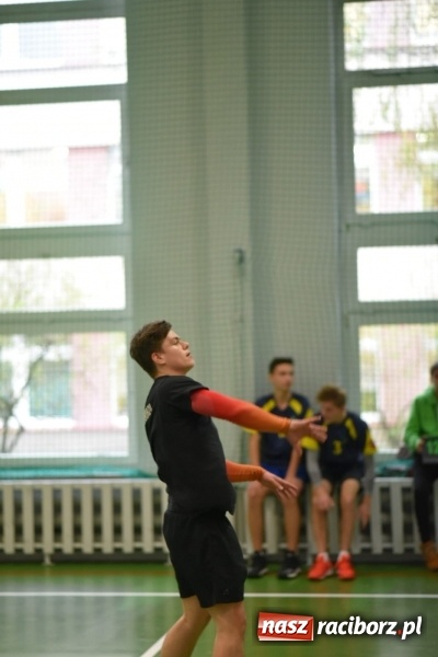 Zdjęcie w galerii na portalu naszraciborz.pl: Mistrzostwa Raciborza w dwójkach siatkarskich chłopców w SP18 wiadomości z regionu