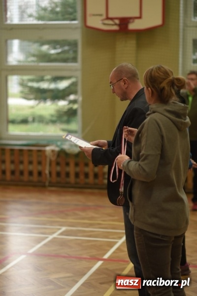 Zdjęcie w galerii na portalu naszraciborz.pl: Mistrzostwa Raciborza w dwójkach siatkarskich chłopców w SP18 wiadomości z regionu