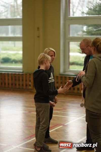Zdjęcie w galerii na portalu naszraciborz.pl: Mistrzostwa Raciborza w dwójkach siatkarskich chłopców w SP18 wiadomości z regionu