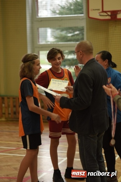 Zdjęcie w galerii na portalu naszraciborz.pl: Mistrzostwa Raciborza w dwójkach siatkarskich chłopców w SP18 wiadomości z regionu