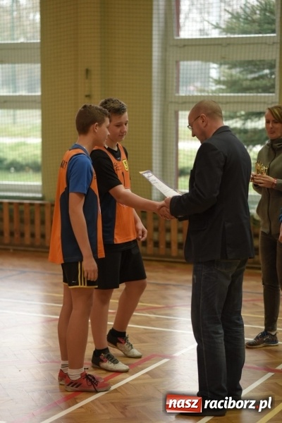 Zdjęcie w galerii na portalu naszraciborz.pl: Mistrzostwa Raciborza w dwójkach siatkarskich chłopców w SP18 wiadomości z regionu