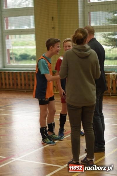 Zdjęcie w galerii na portalu naszraciborz.pl: Mistrzostwa Raciborza w dwójkach siatkarskich chłopców w SP18 wiadomości z regionu