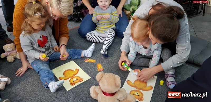 Zdjęcie w galerii na portalu naszraciborz.pl: Misie w Klubie Malucha w bibliotece na Ostrogu wiadomości z regionu