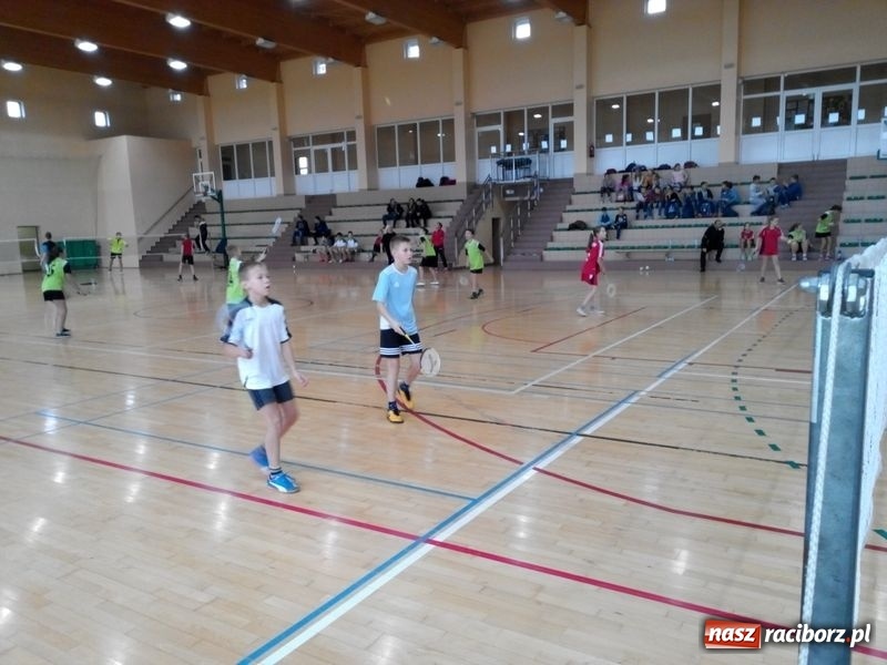 Zdjęcie w galerii na portalu naszraciborz.pl: Badmintonowe zmagania w Rudniku wiadomości z regionu