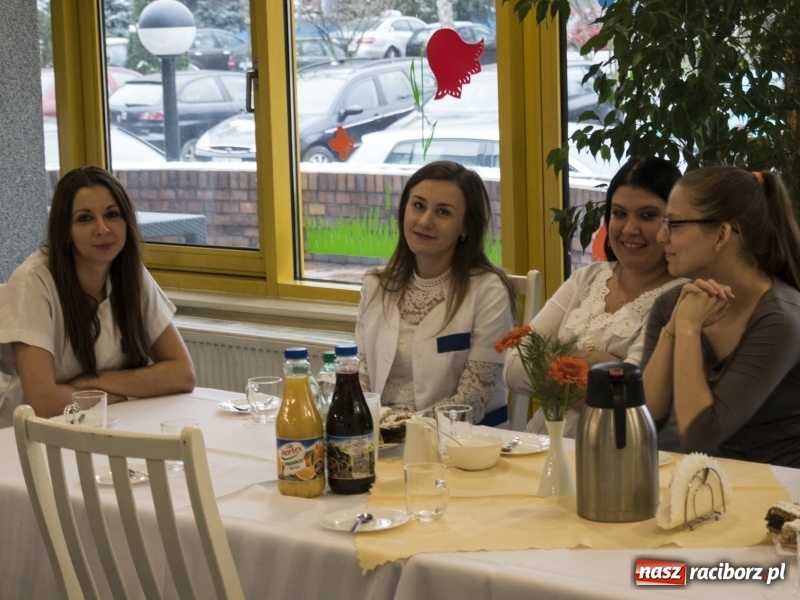 Zdjęcie w galerii na portalu naszraciborz.pl: Obchody Dnia Pracownika Socjalnego w Domu Pomocy Społecznej Złota Jesień  wiadomości z regionu