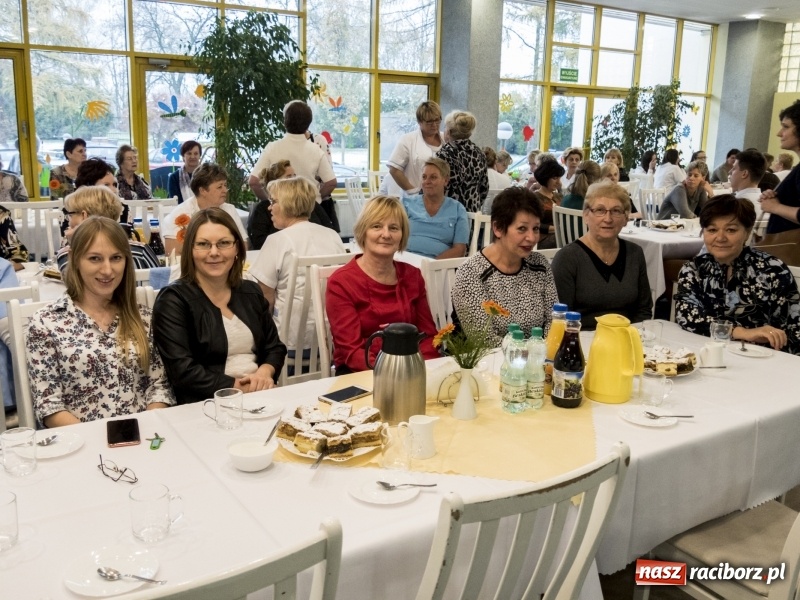 Zdjęcie w galerii na portalu naszraciborz.pl: Obchody Dnia Pracownika Socjalnego w Domu Pomocy Społecznej Złota Jesień  wiadomości z regionu