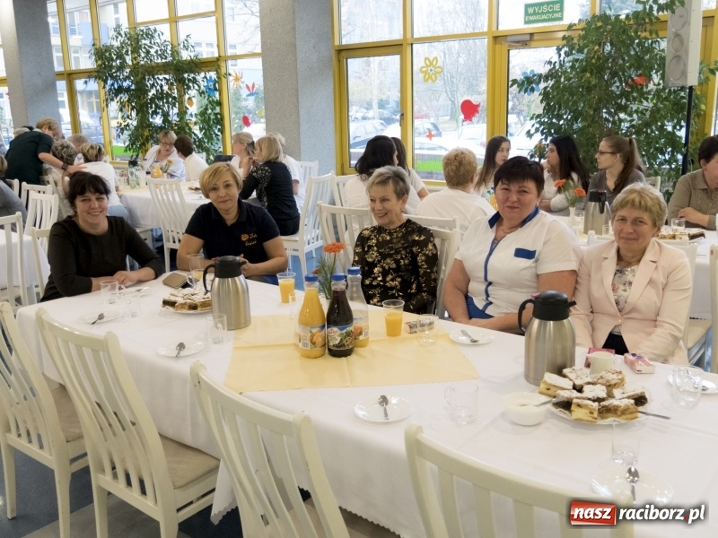 Zdjęcie w galerii na portalu naszraciborz.pl: Obchody Dnia Pracownika Socjalnego w Domu Pomocy Społecznej Złota Jesień  wiadomości z regionu