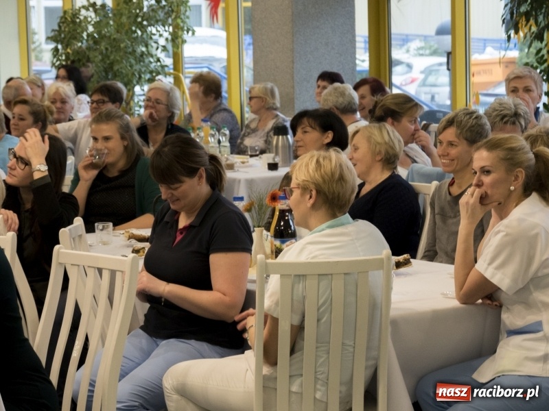 Zdjęcie w galerii na portalu naszraciborz.pl: Obchody Dnia Pracownika Socjalnego w Domu Pomocy Społecznej Złota Jesień  wiadomości z regionu