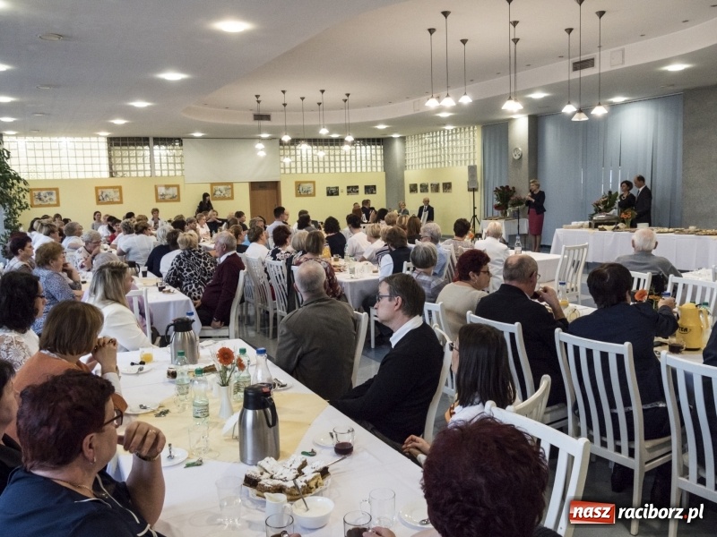 Zdjęcie w galerii na portalu naszraciborz.pl: Obchody Dnia Pracownika Socjalnego w Domu Pomocy Społecznej Złota Jesień  wiadomości z regionu