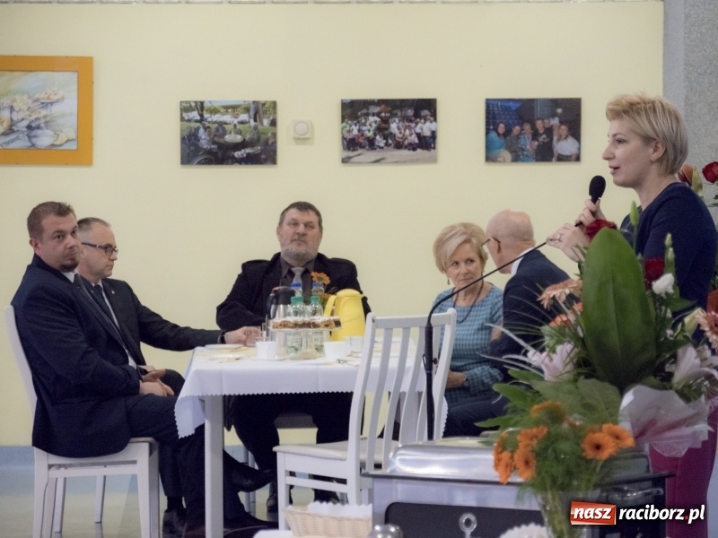 Zdjęcie w galerii na portalu naszraciborz.pl: Obchody Dnia Pracownika Socjalnego w Domu Pomocy Społecznej Złota Jesień  wiadomości z regionu