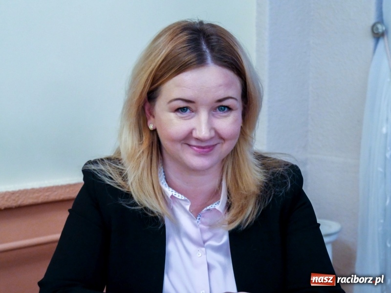 Zdjęcie w galerii na portalu naszraciborz.pl: Ślubowanie, wybory i obniżka pensji wójta. Pierwsze posiedzenie Rady Gminy w Pietrowicach Wielkich wiadomości z regionu