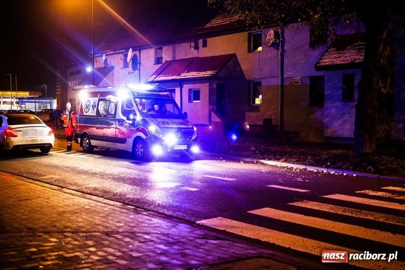 Zdjęcie w galerii na portalu naszraciborz.pl: Kierowca golfa potrącił dwóch pieszych na Opawskiej  wiadomości z regionu