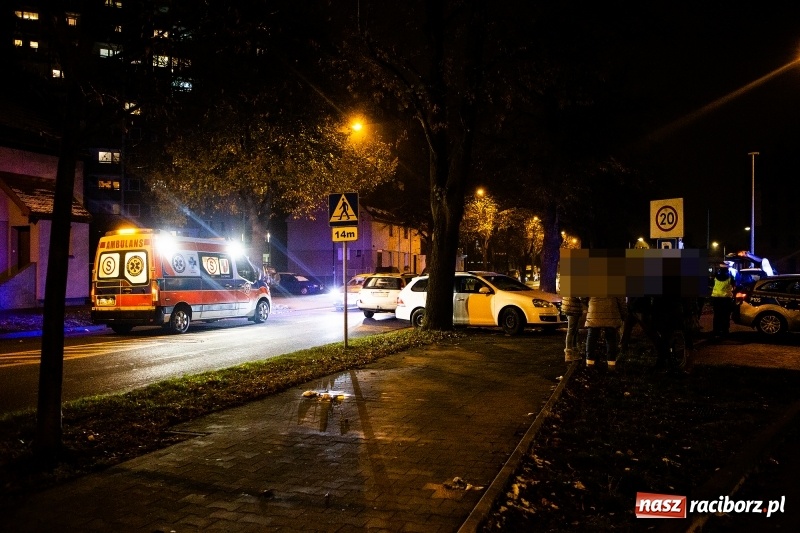 Zdjęcie w galerii na portalu naszraciborz.pl: Kierowca golfa potrącił dwóch pieszych na Opawskiej  wiadomości z regionu