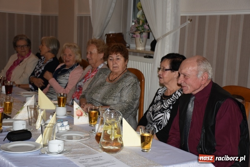 Zdjęcie w galerii na portalu naszraciborz.pl: Seniorzy z Chałupek pokazali, że potrafią się bawić wiadomości z regionu