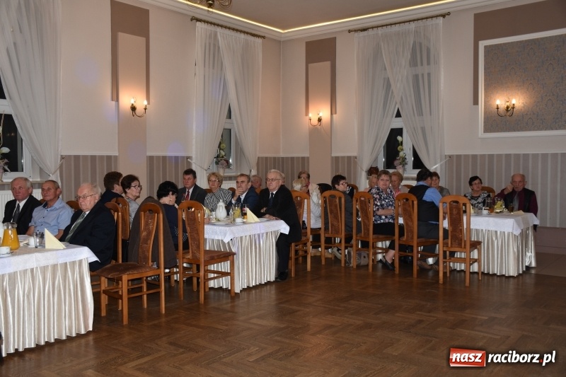 Zdjęcie w galerii na portalu naszraciborz.pl: Seniorzy z Chałupek pokazali, że potrafią się bawić wiadomości z regionu