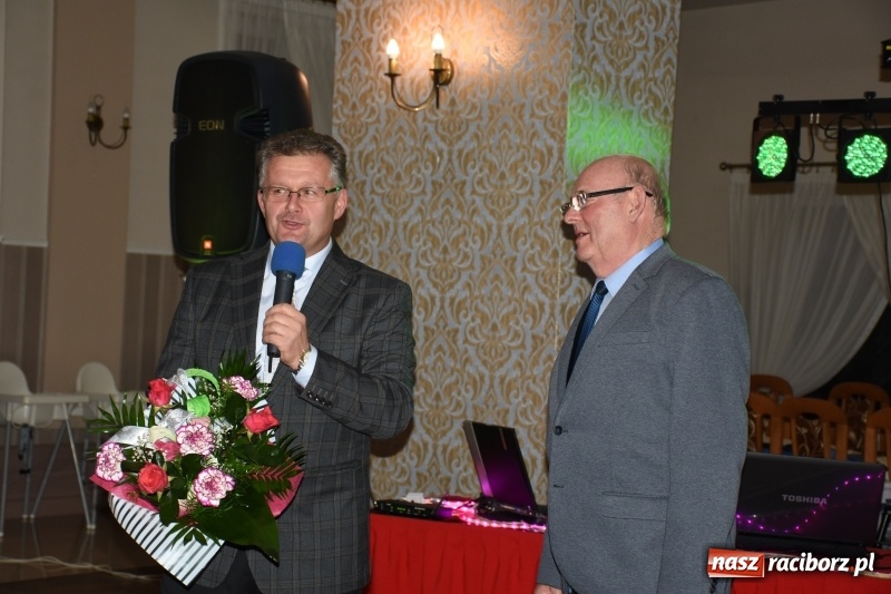 Zdjęcie w galerii na portalu naszraciborz.pl: Seniorzy z Chałupek pokazali, że potrafią się bawić wiadomości z regionu