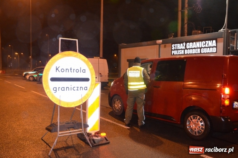 Zdjęcie w galerii na portalu naszraciborz.pl: Wróciła kontrola graniczna. Sprawdź, w których miejscach można przekraczać granicę z Czechami  wiadomości z regionu