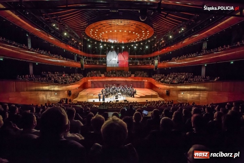 Zdjęcie w galerii na portalu naszraciborz.pl: Wyjątkowy koncert policyjnych muzyków w NOSPR wiadomości z regionu