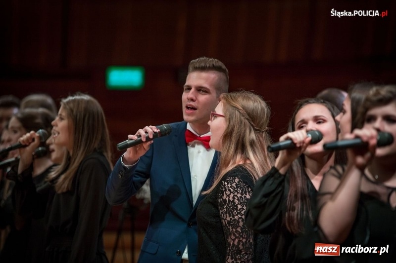 Zdjęcie w galerii na portalu naszraciborz.pl: Wyjątkowy koncert policyjnych muzyków w NOSPR wiadomości z regionu