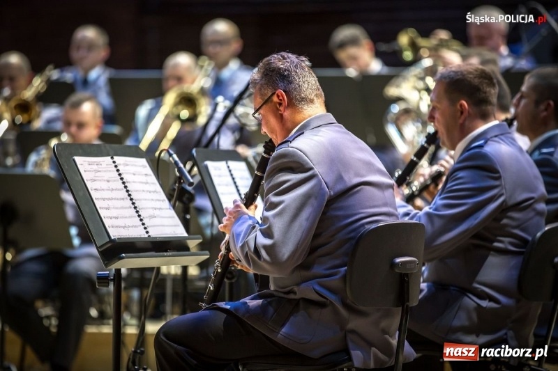 Zdjęcie w galerii na portalu naszraciborz.pl: Wyjątkowy koncert policyjnych muzyków w NOSPR wiadomości z regionu