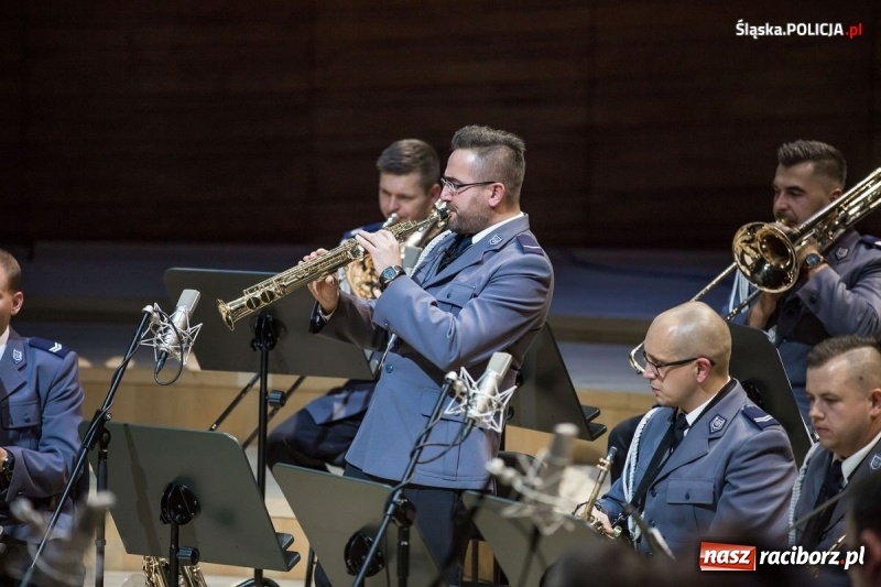 Zdjęcie w galerii na portalu naszraciborz.pl: Wyjątkowy koncert policyjnych muzyków w NOSPR wiadomości z regionu
