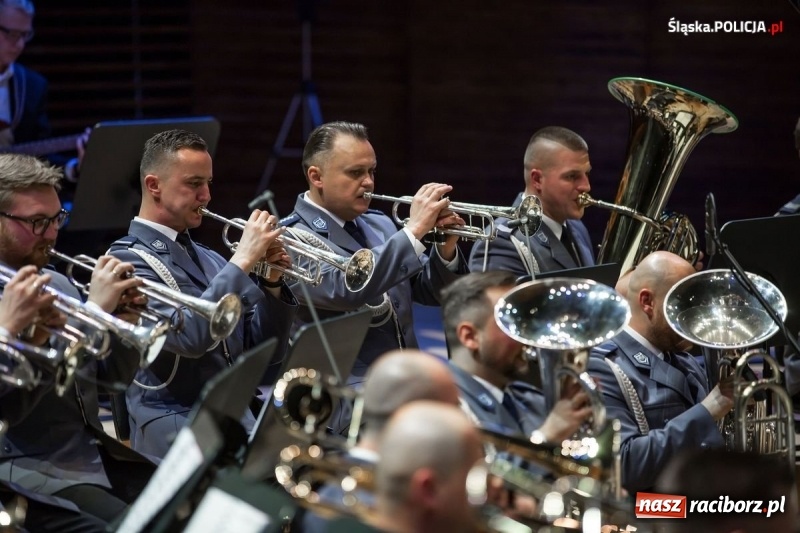 Zdjęcie w galerii na portalu naszraciborz.pl: Wyjątkowy koncert policyjnych muzyków w NOSPR wiadomości z regionu