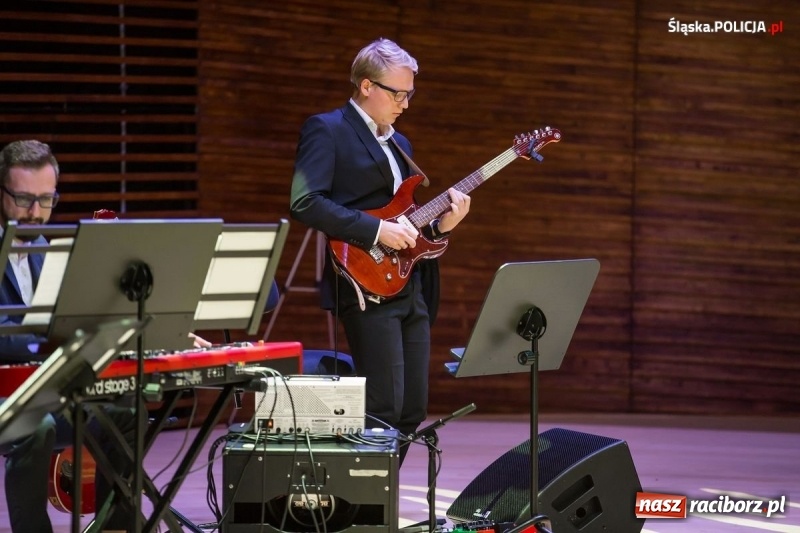 Zdjęcie w galerii na portalu naszraciborz.pl: Wyjątkowy koncert policyjnych muzyków w NOSPR wiadomości z regionu