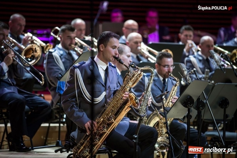 Zdjęcie w galerii na portalu naszraciborz.pl: Wyjątkowy koncert policyjnych muzyków w NOSPR wiadomości z regionu