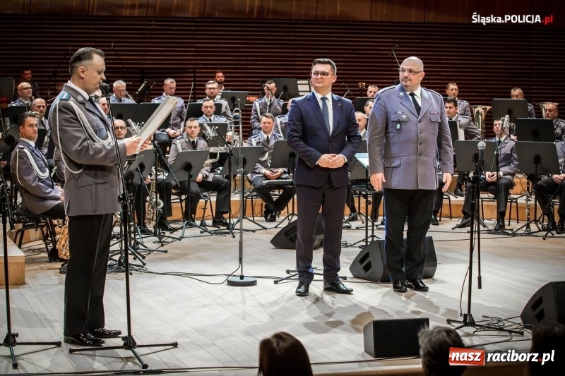 Zdjęcie w galerii na portalu naszraciborz.pl: Wyjątkowy koncert policyjnych muzyków w NOSPR wiadomości z regionu