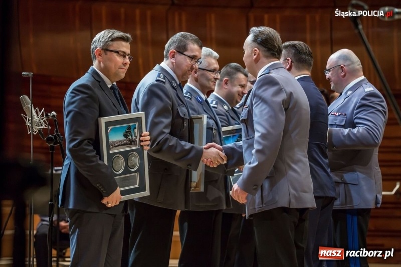 Zdjęcie w galerii na portalu naszraciborz.pl: Wyjątkowy koncert policyjnych muzyków w NOSPR wiadomości z regionu