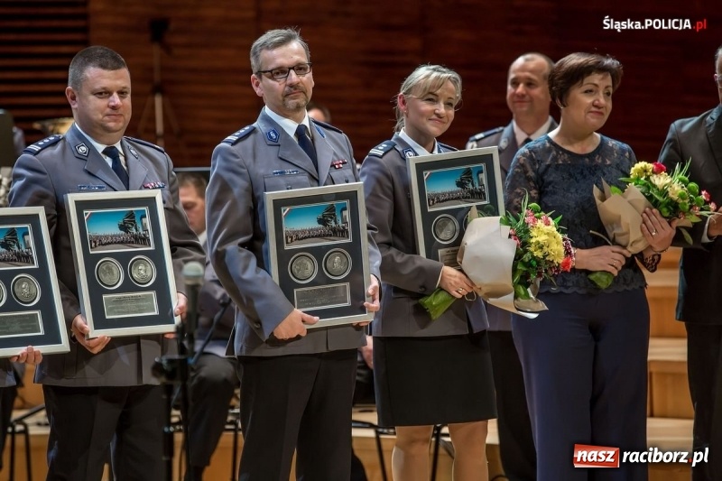 Zdjęcie w galerii na portalu naszraciborz.pl: Wyjątkowy koncert policyjnych muzyków w NOSPR wiadomości z regionu