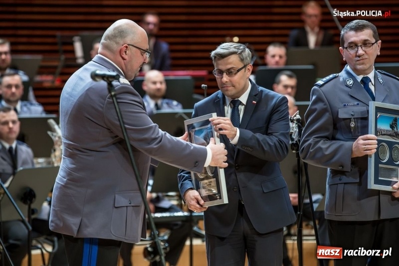 Zdjęcie w galerii na portalu naszraciborz.pl: Wyjątkowy koncert policyjnych muzyków w NOSPR wiadomości z regionu