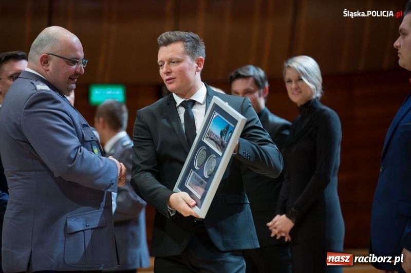 Zdjęcie w galerii na portalu naszraciborz.pl: Wyjątkowy koncert policyjnych muzyków w NOSPR wiadomości z regionu