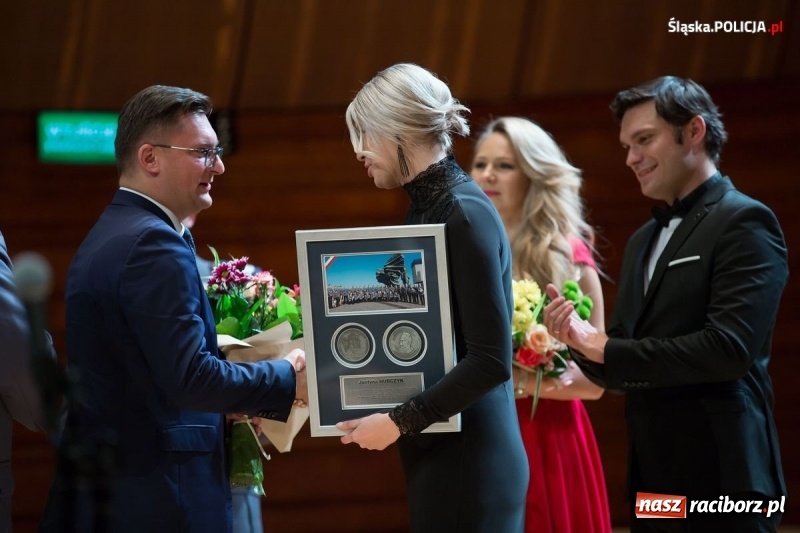 Zdjęcie w galerii na portalu naszraciborz.pl: Wyjątkowy koncert policyjnych muzyków w NOSPR wiadomości z regionu