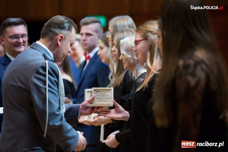 Zdjęcie w galerii na portalu naszraciborz.pl: Wyjątkowy koncert policyjnych muzyków w NOSPR wiadomości z regionu