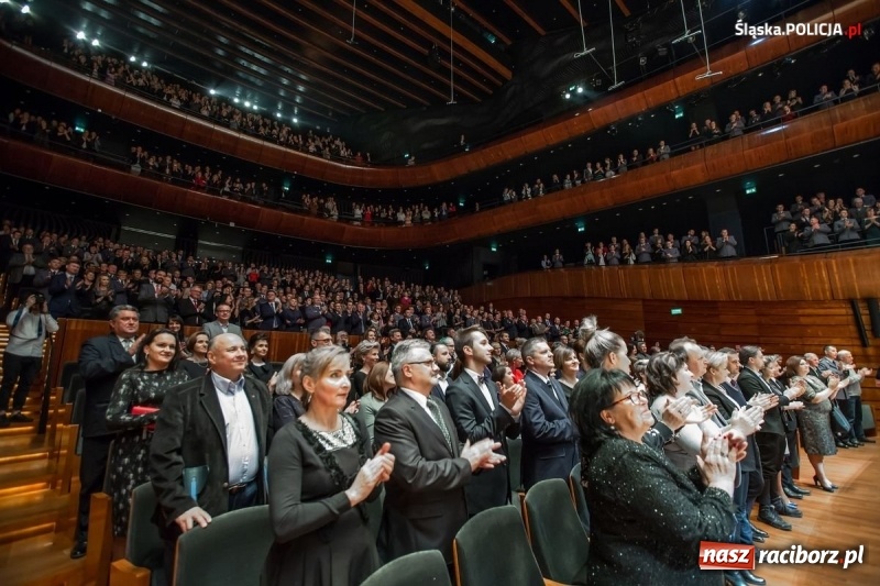 Zdjęcie w galerii na portalu naszraciborz.pl: Wyjątkowy koncert policyjnych muzyków w NOSPR wiadomości z regionu