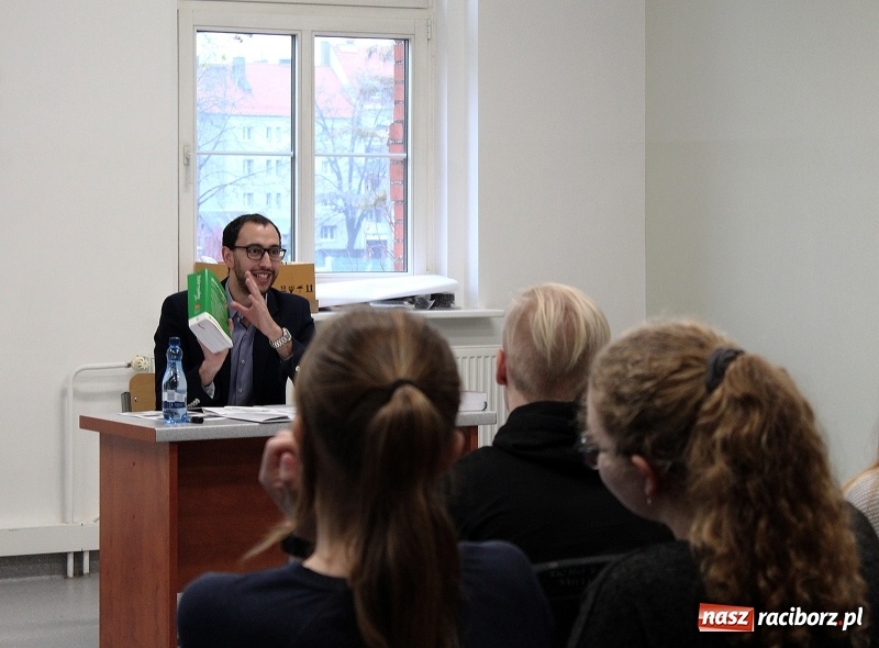 Zdjęcie w galerii na portalu naszraciborz.pl: Tydzień Konstytucyjny w ZSO nr 1 w Raciborzu wiadomości z regionu