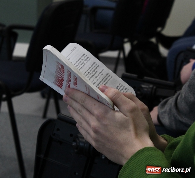 Zdjęcie w galerii na portalu naszraciborz.pl: Tydzień Konstytucyjny w ZSO nr 1 w Raciborzu wiadomości z regionu