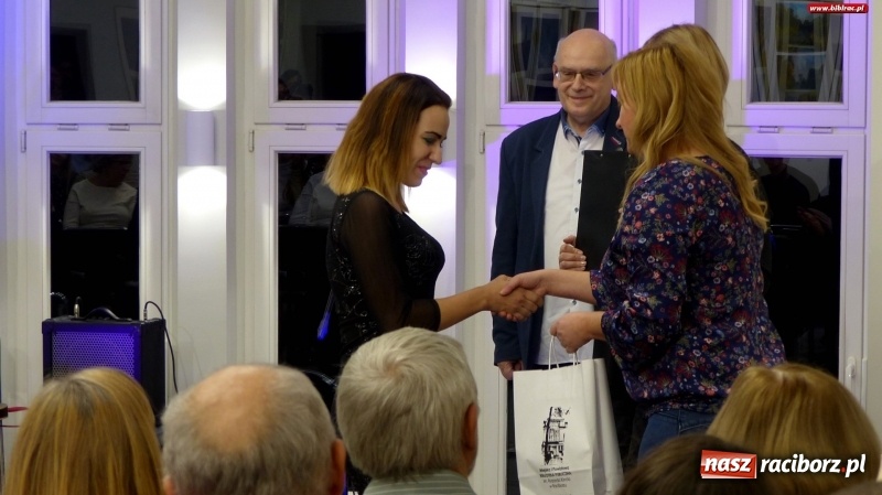 Zdjęcie w galerii na portalu naszraciborz.pl: Największa jest miłość. Rozstrzygnięcie V edycji konkursu literackiego w MiPBP wiadomości z regionu