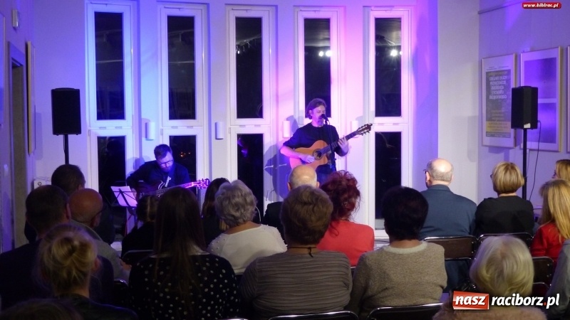 Zdjęcie w galerii na portalu naszraciborz.pl: Największa jest miłość. Rozstrzygnięcie V edycji konkursu literackiego w MiPBP wiadomości z regionu